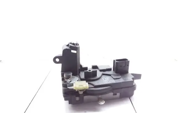 Opel Zafira B Front door lock 13210748