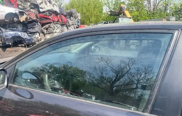 Seat Ibiza III (6L) Front door window glass four-door 