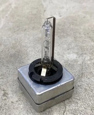 BMW 3 E90 E91 Xenon bulb 66140 501231 Q2B62203H