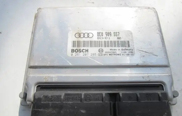 Audi A4 S4 B6 8E 8H Engine control unit/module 8E0909557