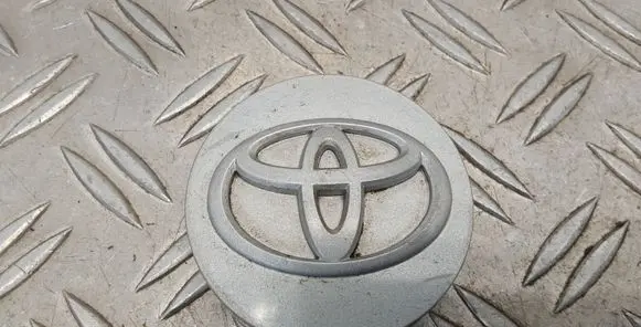 Toyota RAV 4 (XA40) Original wheel cap 4260312760