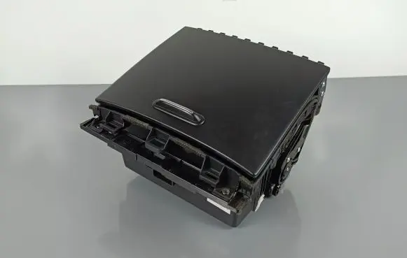 KIA Sorento Dashboard storage box/compartment 84680C5000