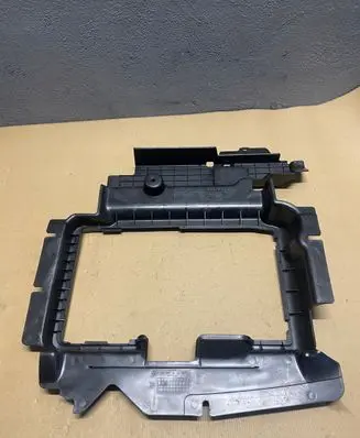 Volkswagen Amarok Battery tray heat shield A1646802018