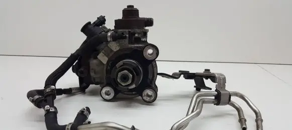 Volvo V60 Fuel injection high pressure pump 0445101681 31372081