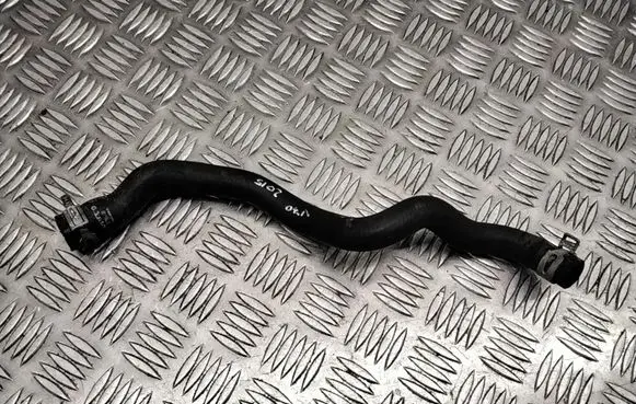 Volvo V70 Engine coolant pipe/hose