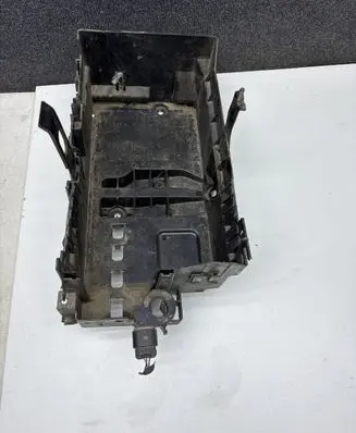 Opel Zafira C Battery box tray 13354420