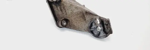 Volvo S80 Engine mounting bracket 9209961
