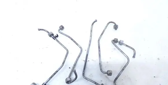 Audi A6 S6 C4 4A Fuel injector supply line/pipe 