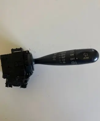 Toyota Yaris Electric window control switch PA6GF30 173647