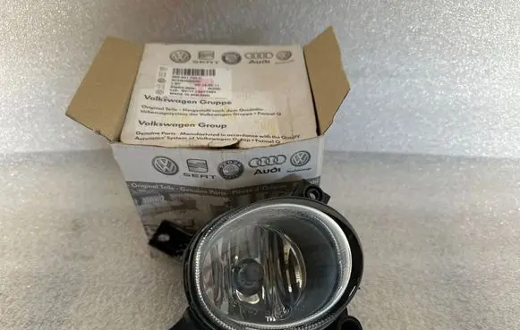 Audi A4 S4 B7 8E 8H Front fog light 8E0941700C PP160211 LS277493