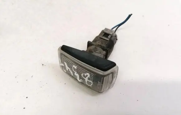 Volvo S40, V40 Front fender indicator light