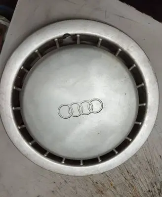 Audi 80 90 B3 R14 wheel hub/cap/trim 893601147