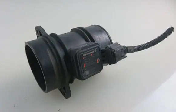 Renault Megane III Mass air flow meter 5WK97021 H8200702517 8200682558B