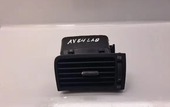 Toyota Avensis T250 Dashboard side air vent grill/cover trim 5566005090