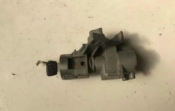Mazda 323 Ignition lock