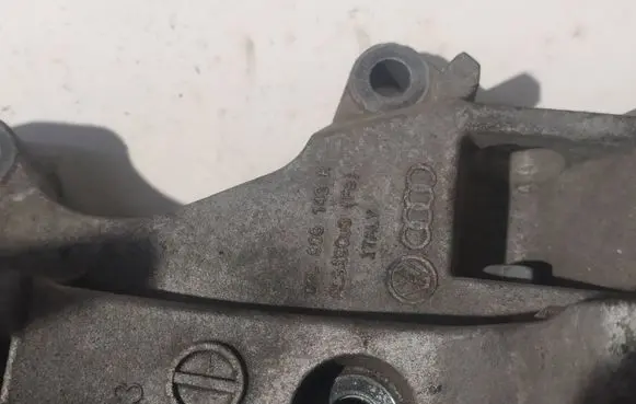 Audi A6 C7 Generator/alternator bracket 03L903143F