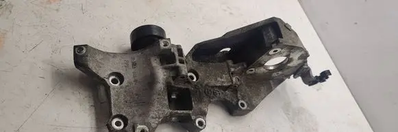 Volkswagen PASSAT CC Generator/alternator bracket 03L903143Q
