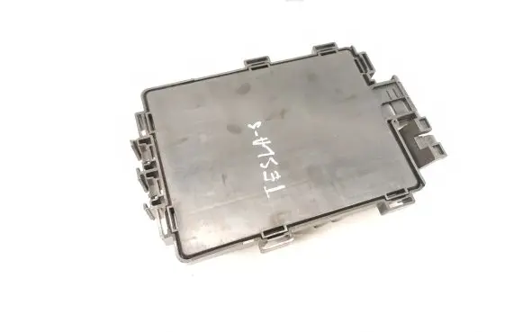 Tesla Model S Fuse module 103440900A
