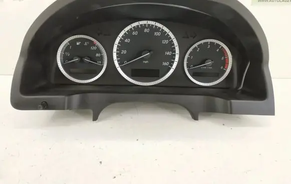 Mercedes-Benz C W204 Speedometer (instrument cluster) 2049004002 A2049004002