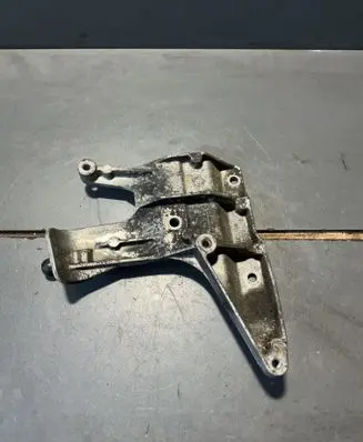 Audi A4 S4 B7 8E 8H Engine mounting bracket 03G131159B