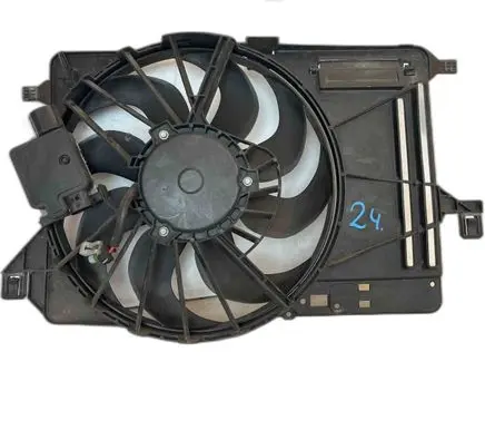 Ford Focus Radiator cooling fan shroud 8V618C607EC