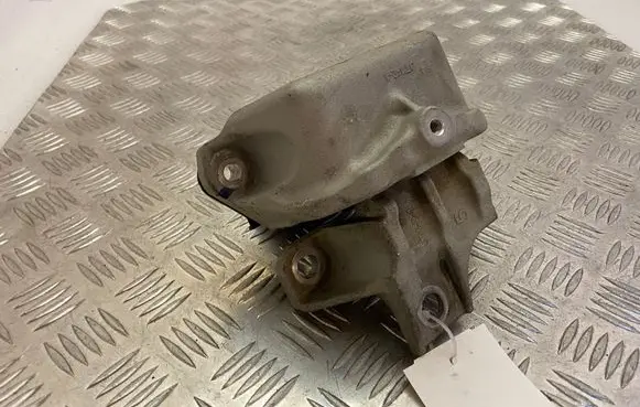 Mitsubishi Outlander Engine mount bracket JT121