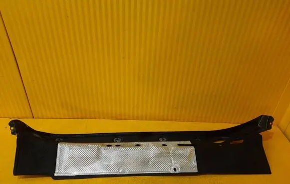 Volkswagen Golf VII Other engine bay part 5G0805275B 5G0806239B