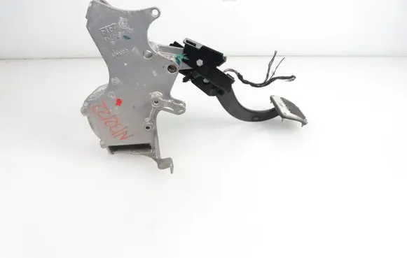 BMW X5 E53 Brake pedal 6752789