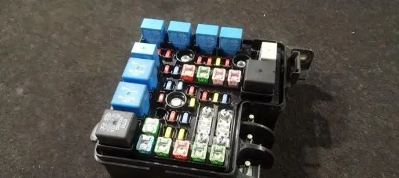 KIA Ceed Fuse box set 919501h020 91950-1h020