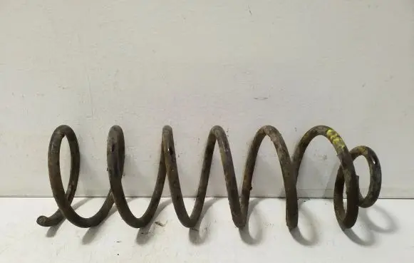 Volkswagen Golf III Rear coil spring