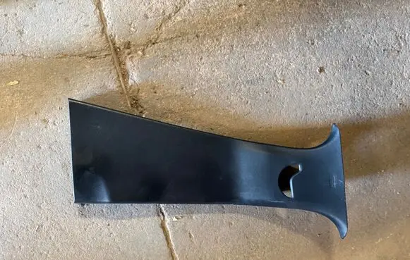 Opel Corsa F (B) pillar trim (top) 39196910