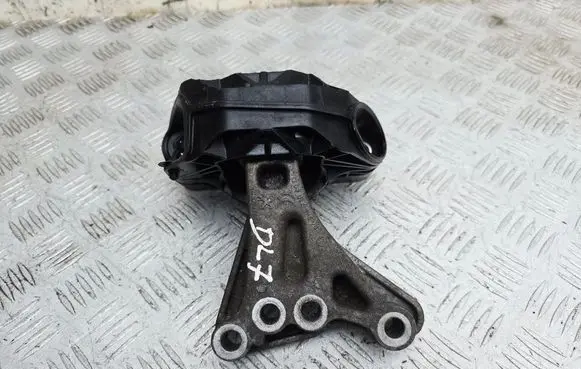Peugeot 208 Engine mount bracket 9676771080