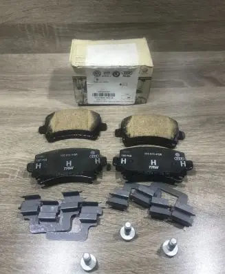 Audi A4 S4 B7 8E 8H Brake pads (rear) 3c0698451a