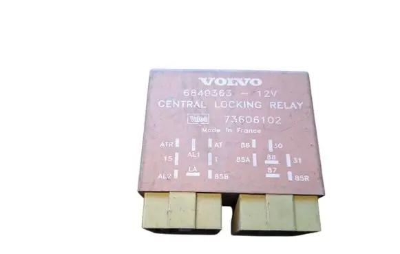Volvo 850 Central locking relay 6849363 73606102