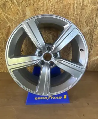Audi Q5 SQ5 R20 alloy rim 