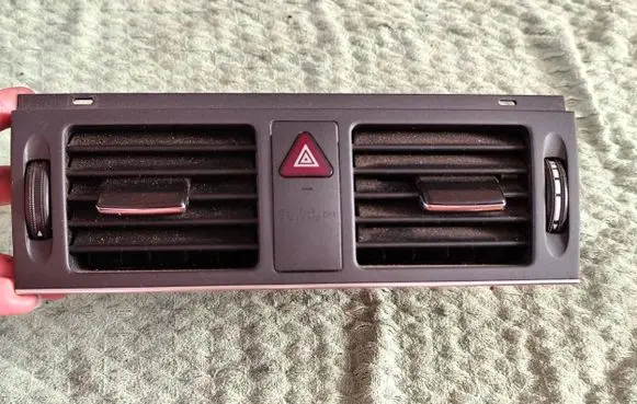 Mercedes-Benz C AMG W204 Dash center air vent grill A2048307354 8163701 5931001