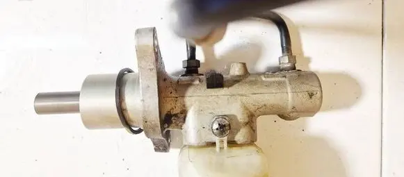 Citroen C5 Master brake cylinder