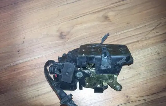 Mazda 626 Rear door lock