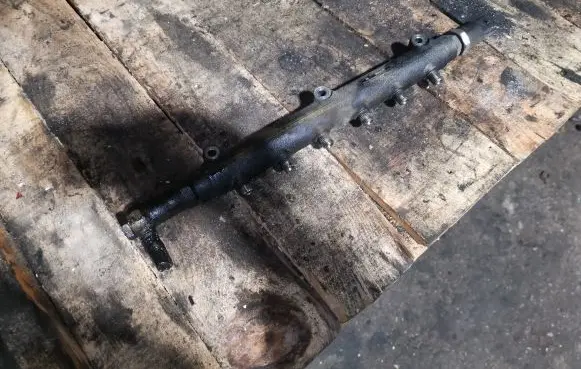 Volvo S60 Fuel main line pipe 0445215010