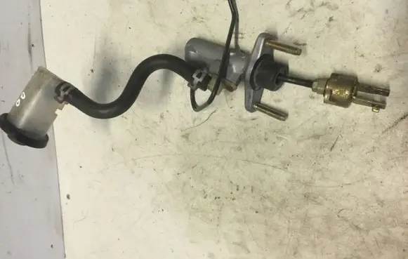Toyota Avensis T220 Clutch master cylinder