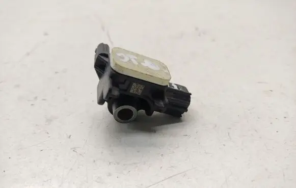 Mitsubishi Outlander Airbag deployment crash/impact sensor 8651A165