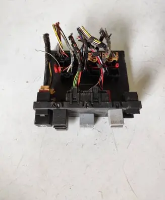 Volkswagen PASSAT B6 Comfort/convenience module H30S0704 1K0937049S F005V00496
