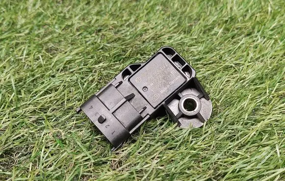 Opel Zafira C Air pressure sensor 55568175 0281006077