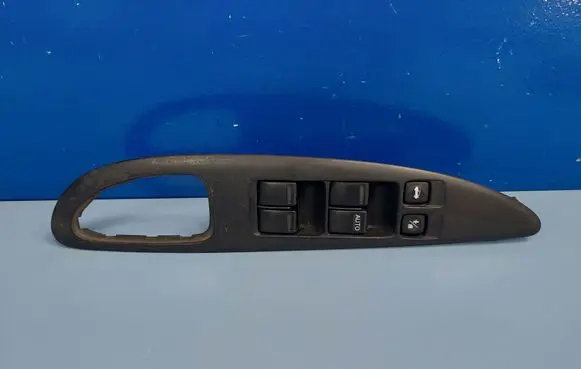 Nissan Primera Electric window control switch 25401AV660 C8DD701N