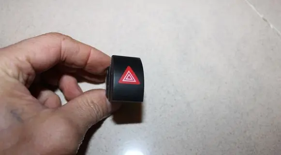 Skoda Octavia Mk2 (1Z) Hazard light switch 1Z0953235B 1Z0953235