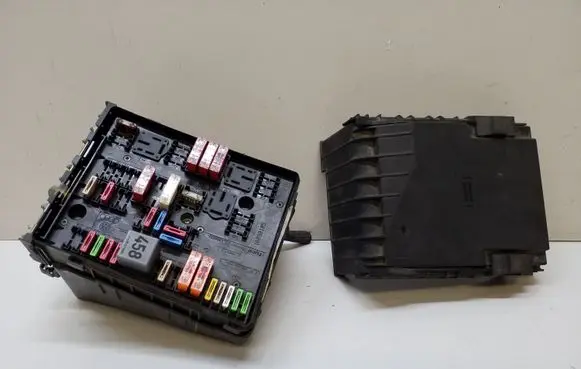 Seat Toledo III (5P) Fuse box set 1K0937132F