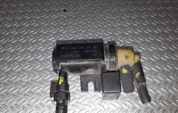 Mercedes-Benz B W245 Turbo solenoid valve A0061536628