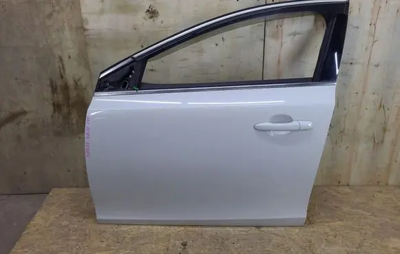 Volvo V40 Front door 