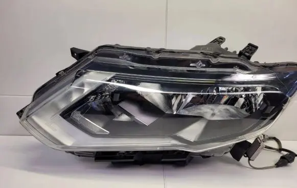Nissan X-Trail T32 Headlight/headlamp