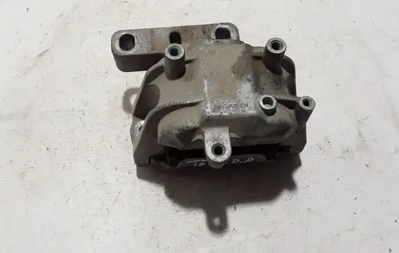 Volkswagen Caddy Engine mount bracket 1K0199262